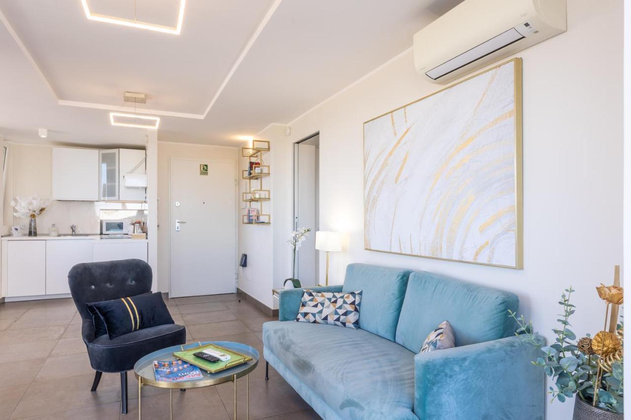 Penthouse With A Panoramic Rooftop In Trastevere With Seasonally Jacuzzi Rzym Zewnętrze zdjęcie