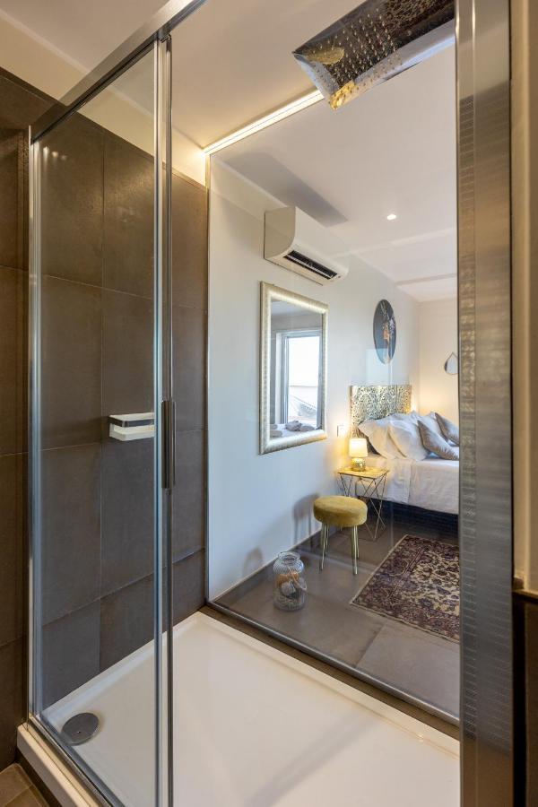 Penthouse With A Panoramic Rooftop In Trastevere With Seasonally Jacuzzi Rzym Zewnętrze zdjęcie