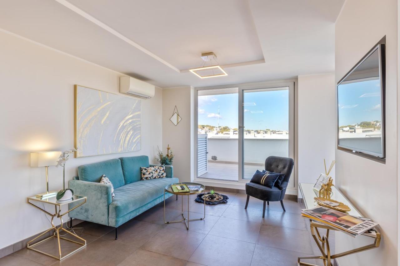 Penthouse With A Panoramic Rooftop In Trastevere With Seasonally Jacuzzi Rzym Zewnętrze zdjęcie