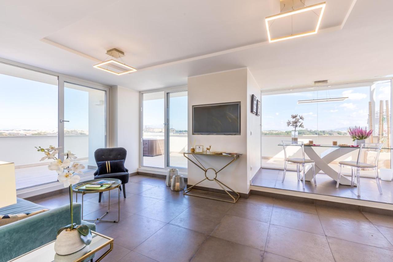 Penthouse With A Panoramic Rooftop In Trastevere With Seasonally Jacuzzi Rzym Zewnętrze zdjęcie