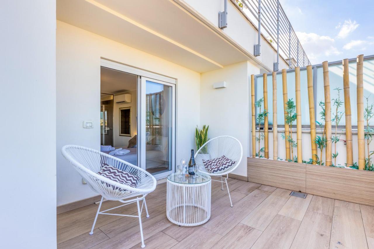 Penthouse With A Panoramic Rooftop In Trastevere With Seasonally Jacuzzi Rzym Zewnętrze zdjęcie