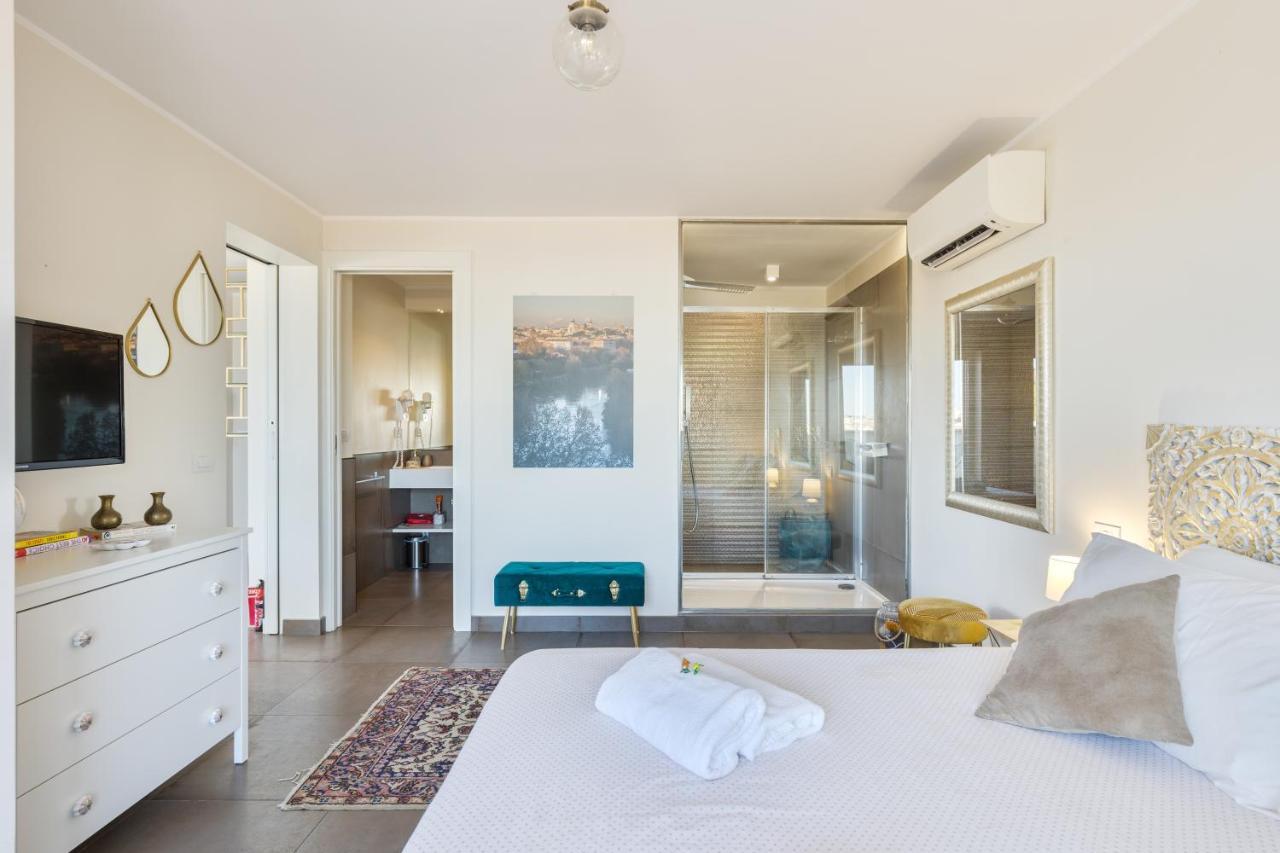 Penthouse With A Panoramic Rooftop In Trastevere With Seasonally Jacuzzi Rzym Zewnętrze zdjęcie