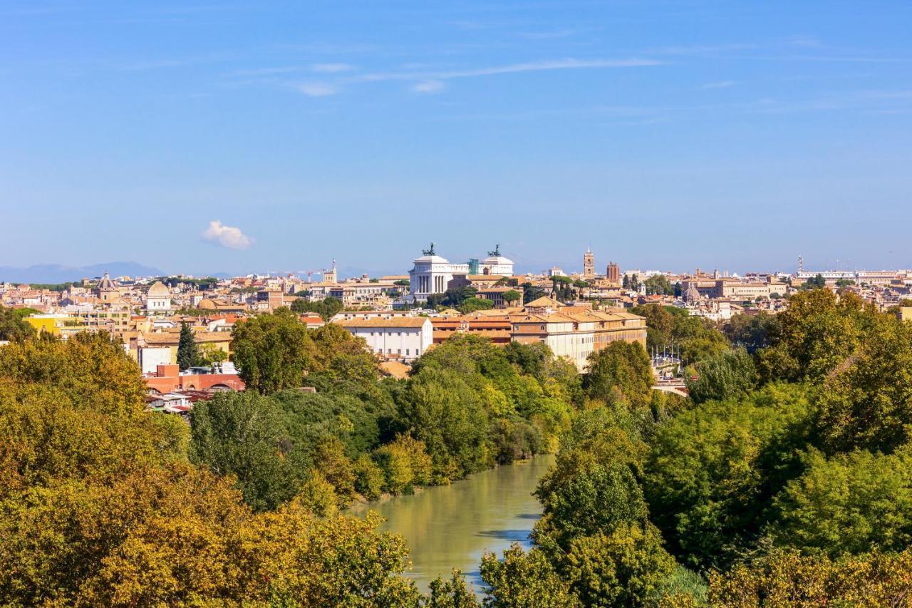 Penthouse With A Panoramic Rooftop In Trastevere With Seasonally Jacuzzi Rzym Zewnętrze zdjęcie